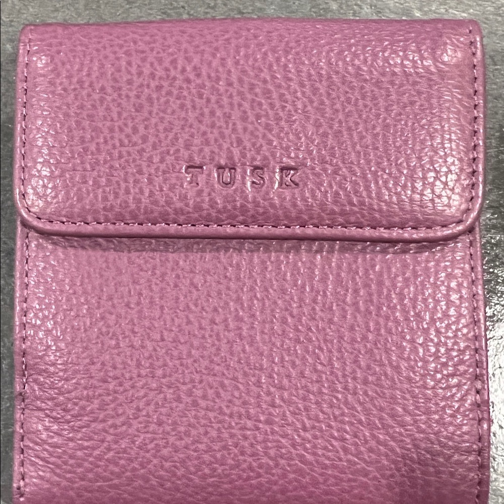 NWOT Tusk Wallet